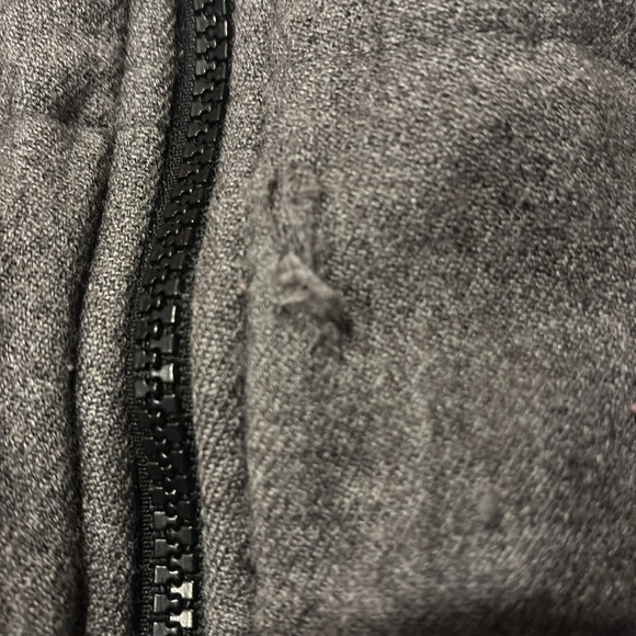 Men's Northface vest - Picture 6 of 7